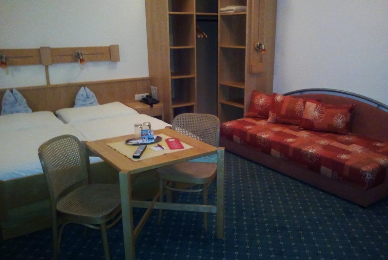 Hotel Zum Goldenen Hirschen Göstling an der Ybbs Eksteriør billede